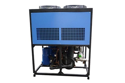 操作冷水機(jī)時(shí)有哪些注意事項(xiàng)？